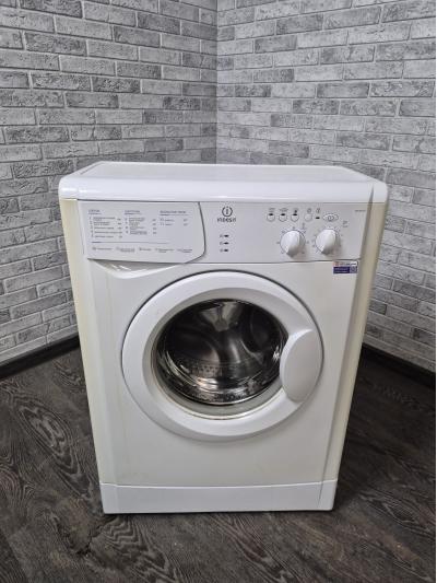 Стиральная машина Indesit WIUN 103